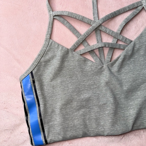 PINK BY VICTORIA'S SECRET CRISSCROSS STRAP SPORTS BRA • SIZE SP (SMALL PETITE) - Picture 4 of 7